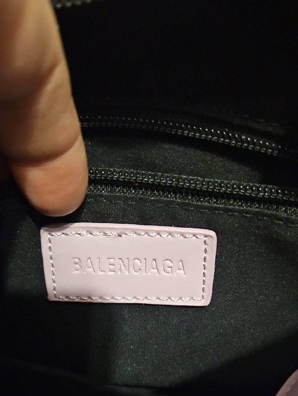 Balenciaga Lilac City Leather Satchel with Heart Tag - Picture 6 of 7